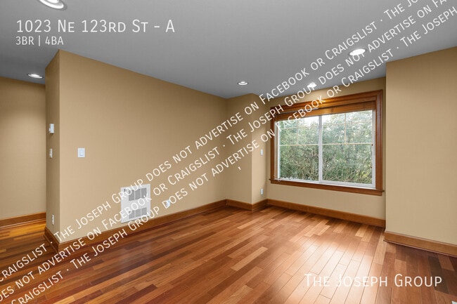 Building Photo - 1023 NE 123rd St
