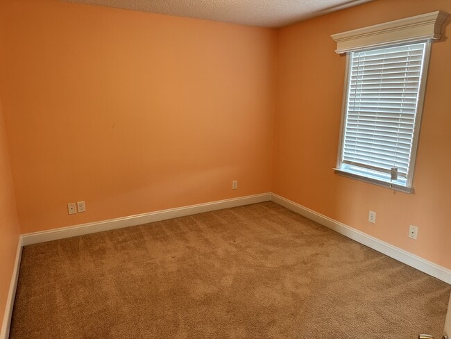 Building Photo - 134 Annie Rd