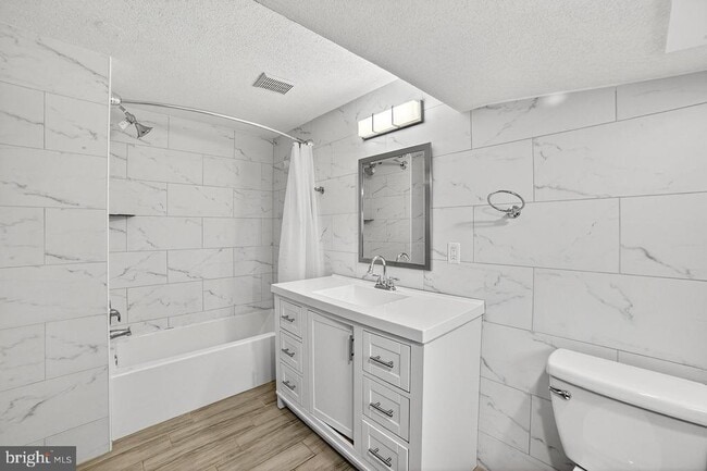 Building Photo - 18 Myrtle Ave