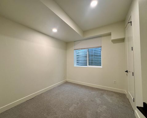 Building Photo - New Build 4 Bedroom and 5 Bathrooms