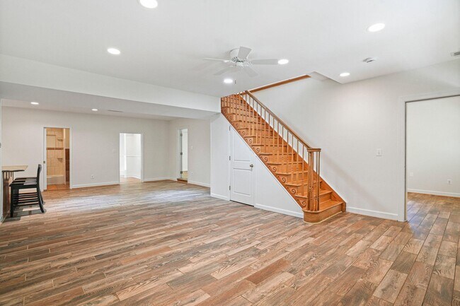 Building Photo - 7712 Dolly Dr