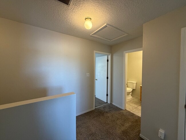 Building Photo - 3 Bedroom Home Near Unser Blvd NW & Ladera Dr NW!