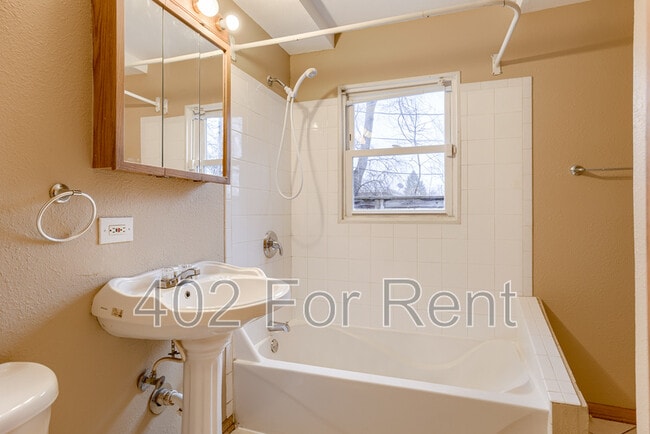 Building Photo - 4006 Redick Ave