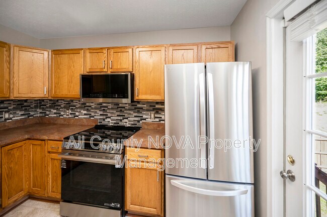 Building Photo - 610 Kensington Dr