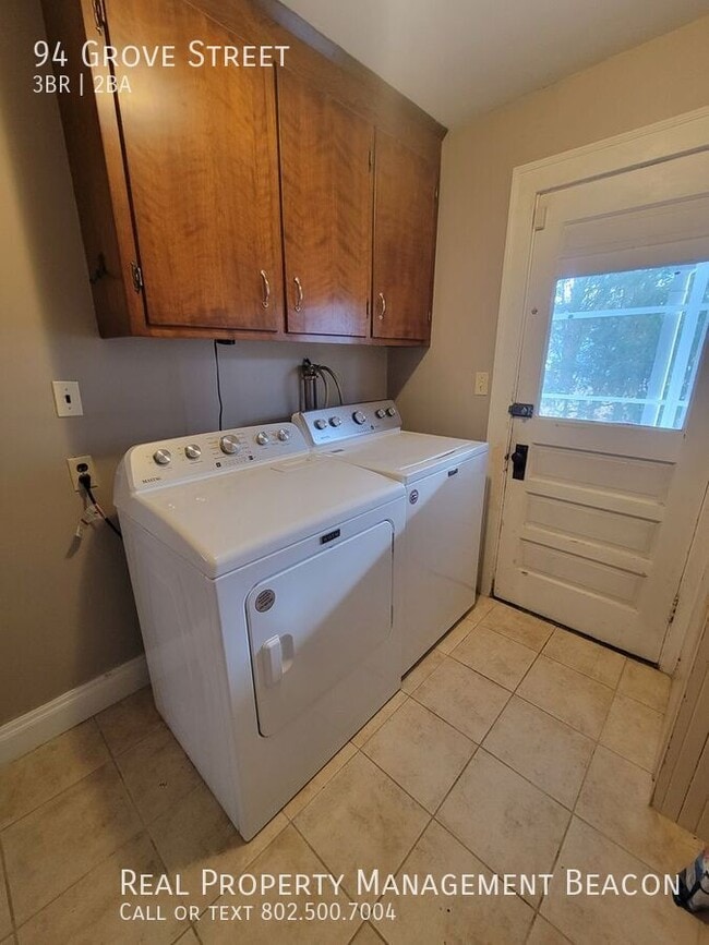 Building Photo - 94 Grove St