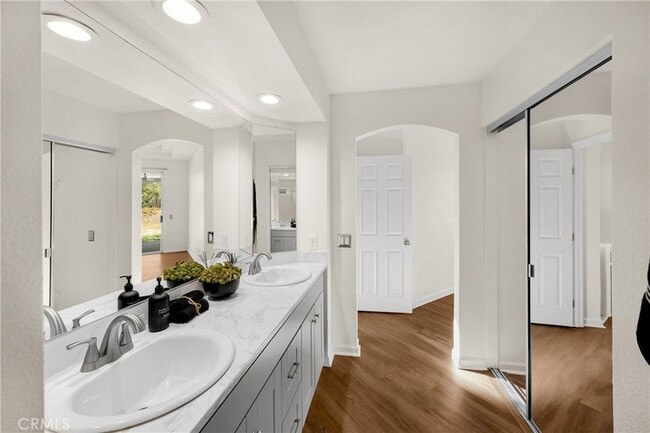 Building Photo - 27472 Swallow Ct