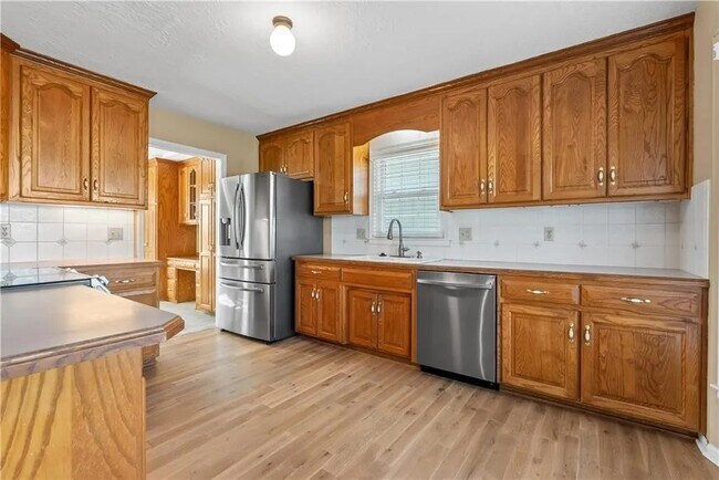 Building Photo - 1502 SW 9th St