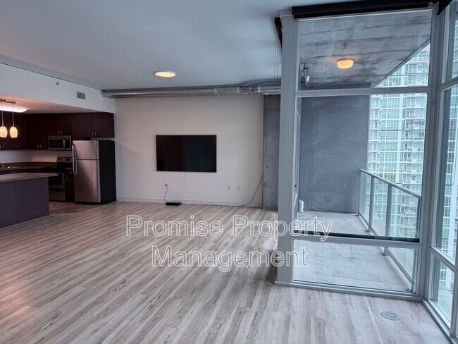 Primary Photo - 1080 Park Blvd