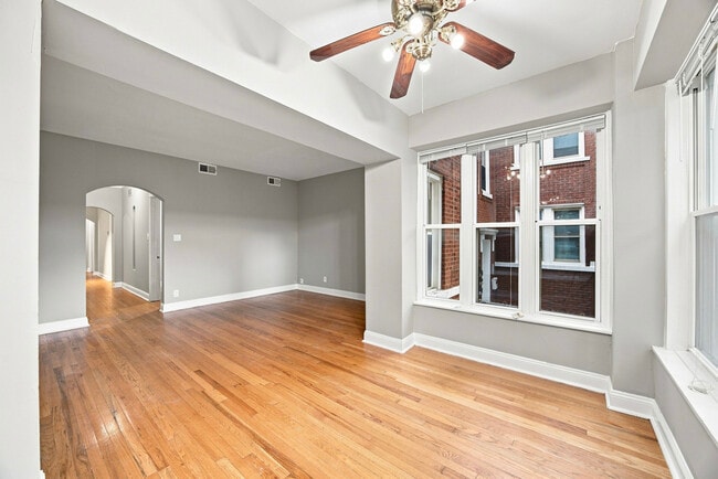 Building Photo - 4930 N Monticello Ave