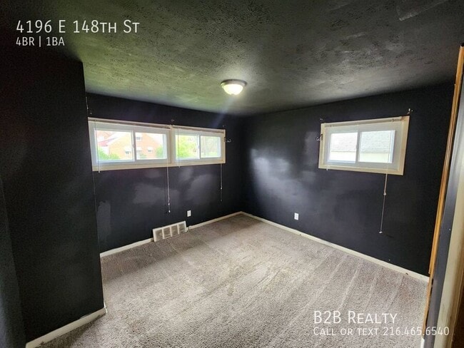 Building Photo - 4196 E 148th St