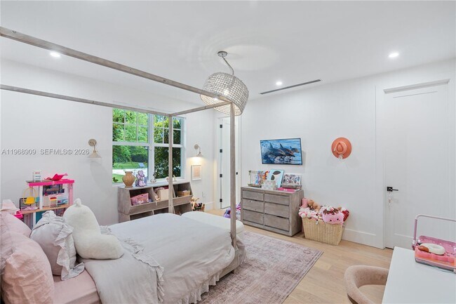 Building Photo - 9301 SW 93rd Ave