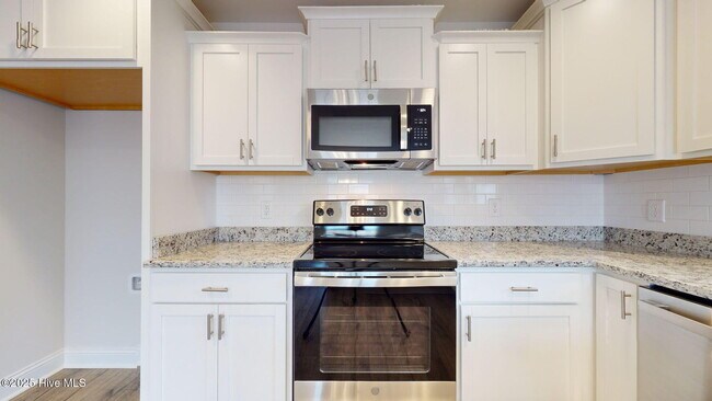 Building Photo - 51 N Ardsley Ln