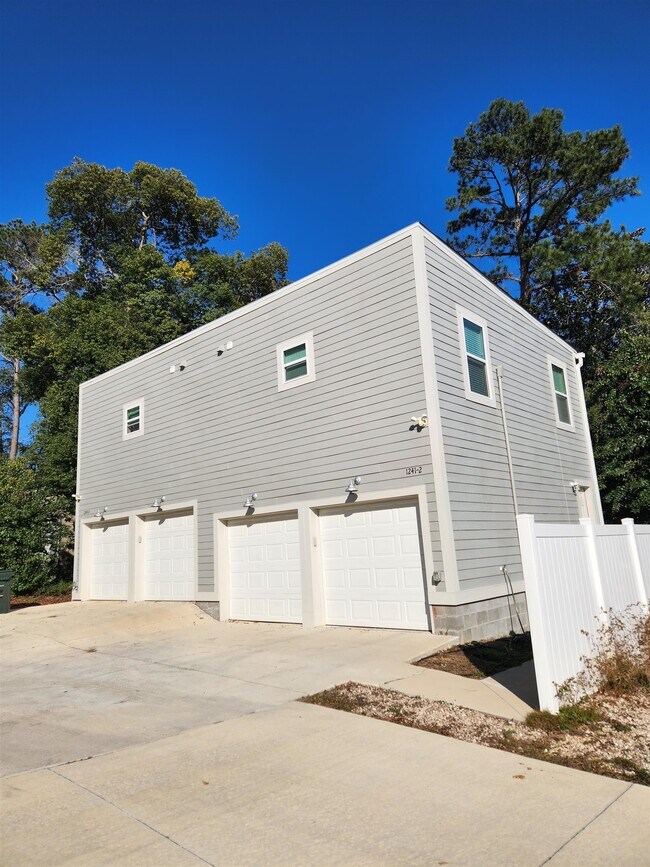 Building Photo - 1243 N Bronough St
