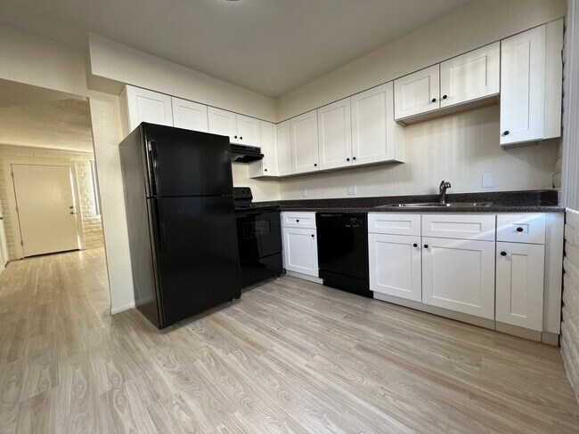 Primary Photo - Sandpiper Apartments
