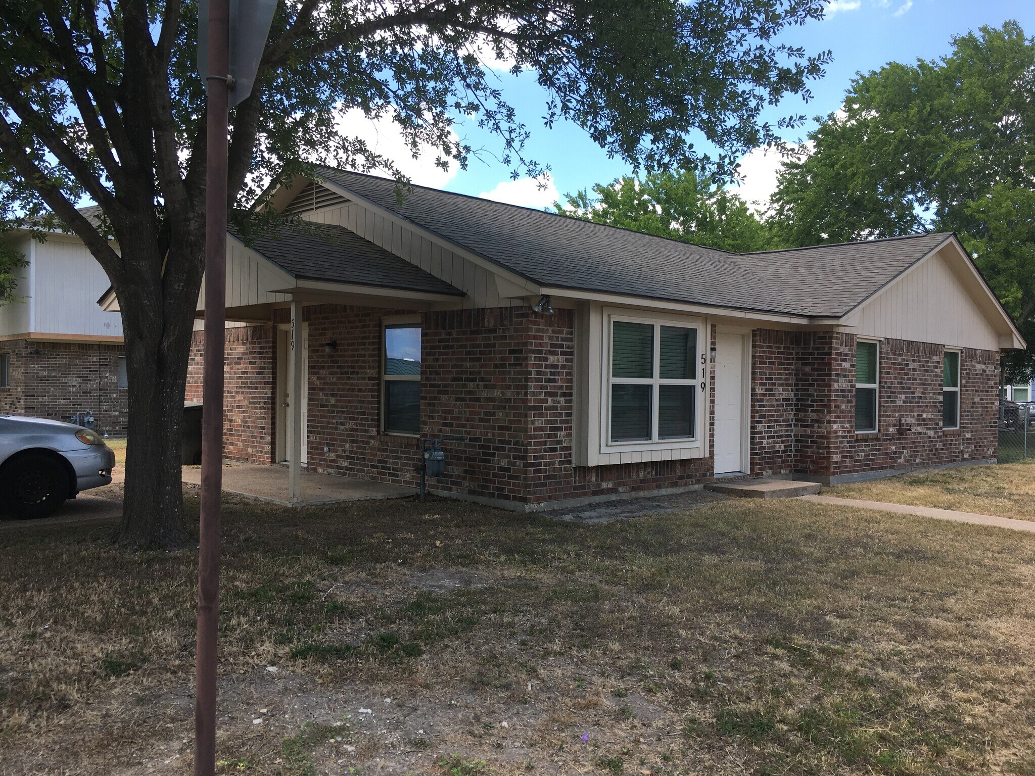 Building Photo - 519 Chappel St