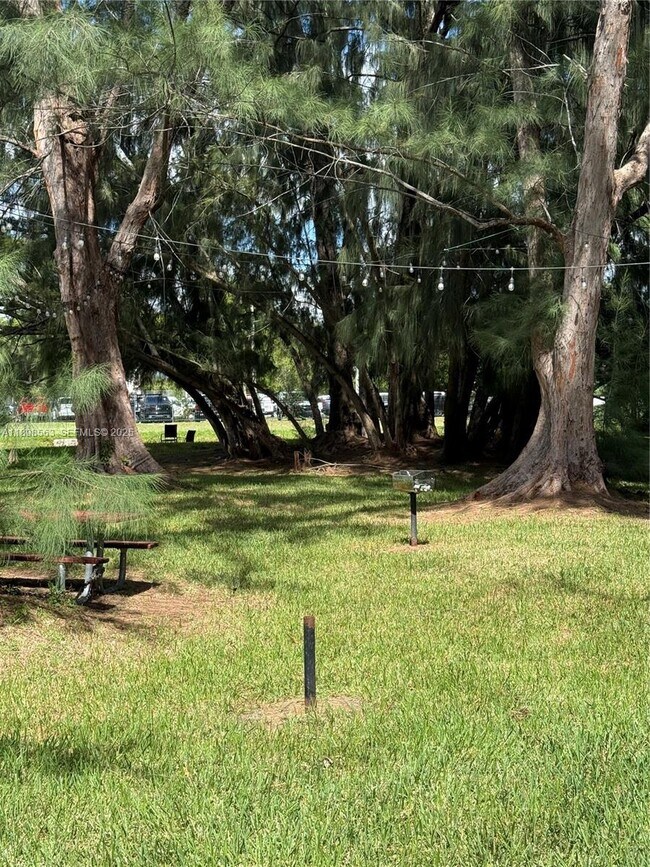 Building Photo - 6705 N Kendall Dr