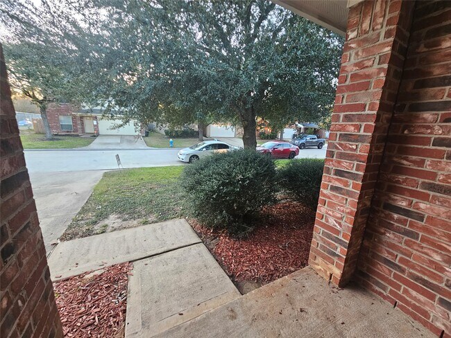 Building Photo - 23506 Hidden Maple Dr