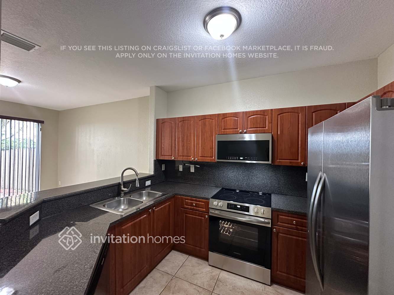 Building Photo - 877 SW 149th Ct