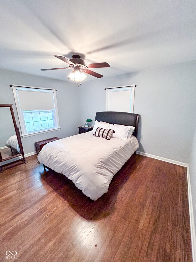 Building Photo - 5805 Norwaldo Ave