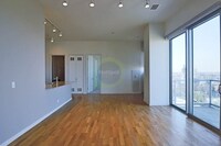 Building Photo - 916 W Huron St