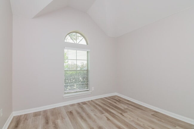 Building Photo - 1301 Maverick Ln