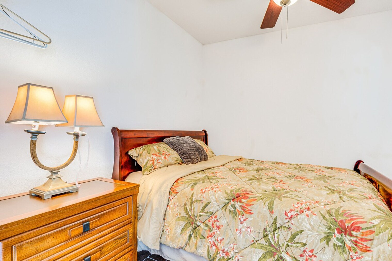 Building Photo - 281 W 18th St