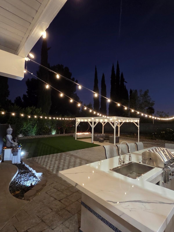 Building Photo - 10644 Vanalden Ave