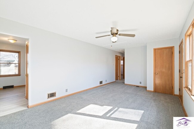 Building Photo - 204 Shamrock Rd
