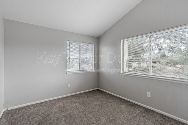 Building Photo - 1099 S Walden Way