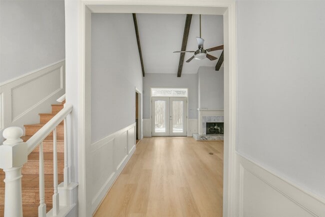 Building Photo - 2423 Nantucket Dr