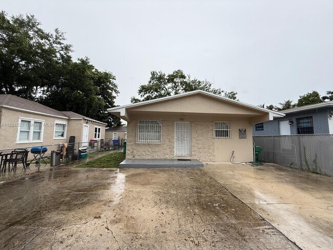Primary Photo - 1745 NW 47th Terrace