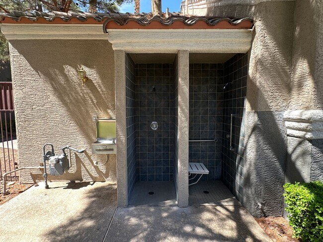Building Photo - 5055 W Hacienda Ave