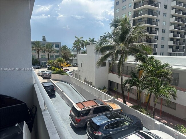Building Photo - 9225 Collins Ave