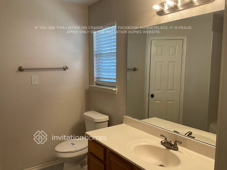 Building Photo - 3717 Tulip Tree Dr