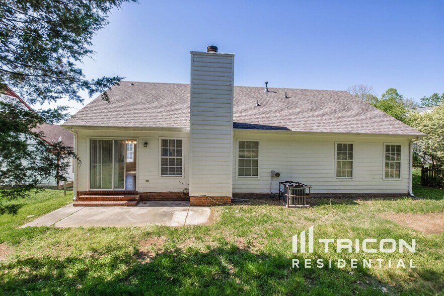 Building Photo - 3226 Twin Falls Ln