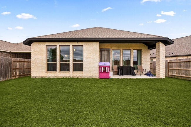 Building Photo - 8711 Hbr Pnes Dr