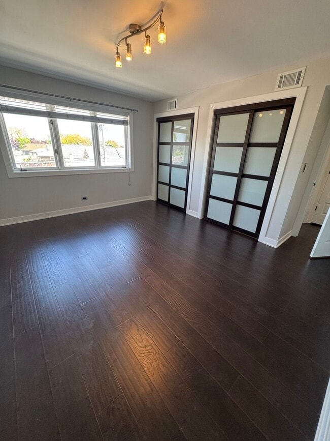Building Photo - 6142 W 63rd St