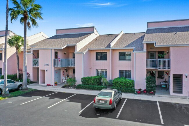Primary Photo - 2400 S Ocean Dr