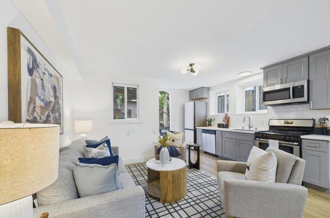 Building Photo - 680 42nd St