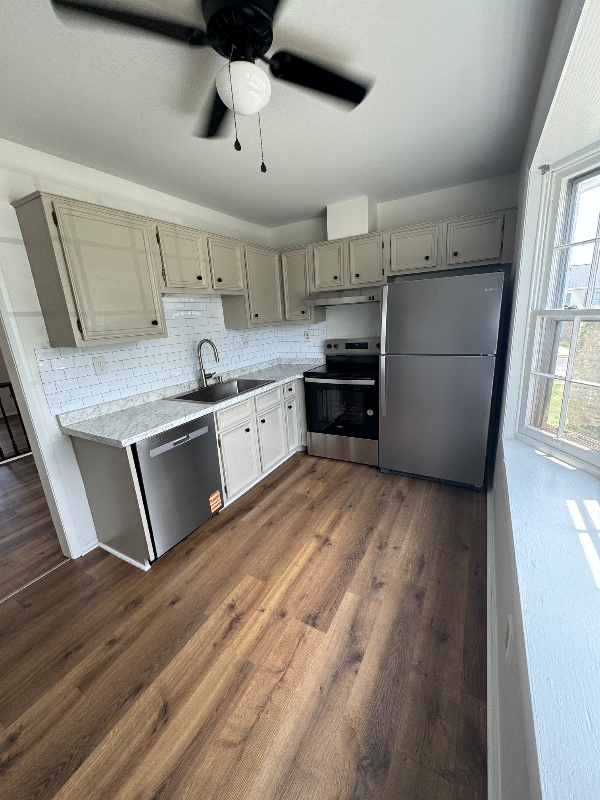 Building Photo - 4625 Roxbury Ln