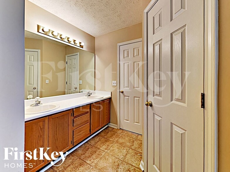 Building Photo - 85 Harvard Dr