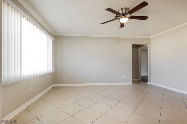 Building Photo - 1122 SE 17th St