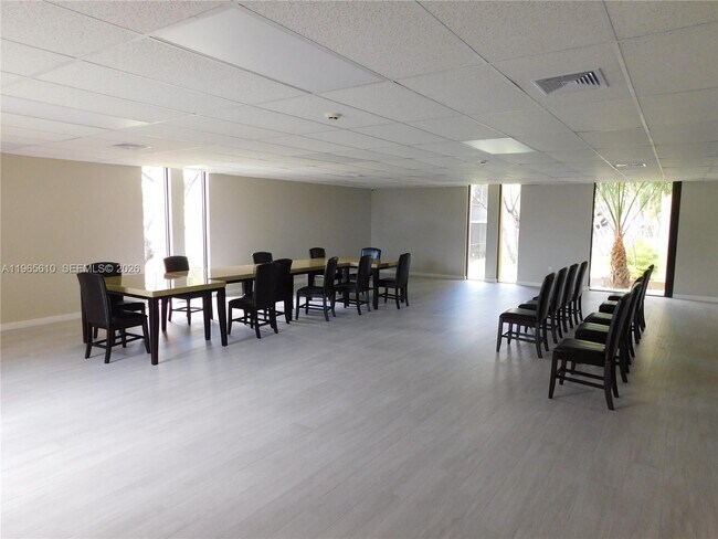 Building Photo - 8065 SW 107th Ave