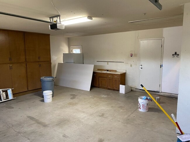 Building Photo - 3710 W Sunnyside Ct