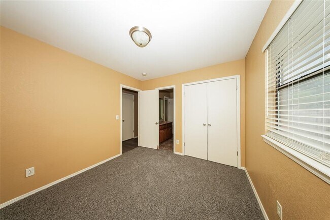 Building Photo - 12012 Sagamore Dr