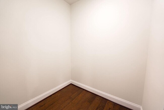 Building Photo - 2056 Alder Ln