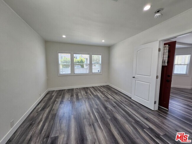 Building Photo - 4031 Brunswick Ave