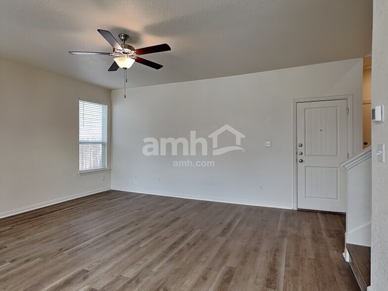 Building Photo - 2718 Meadowood Heights