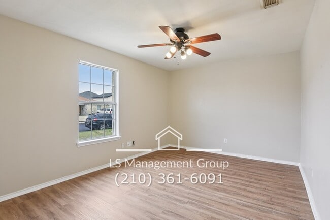 Building Photo - 7636 Oak Chase