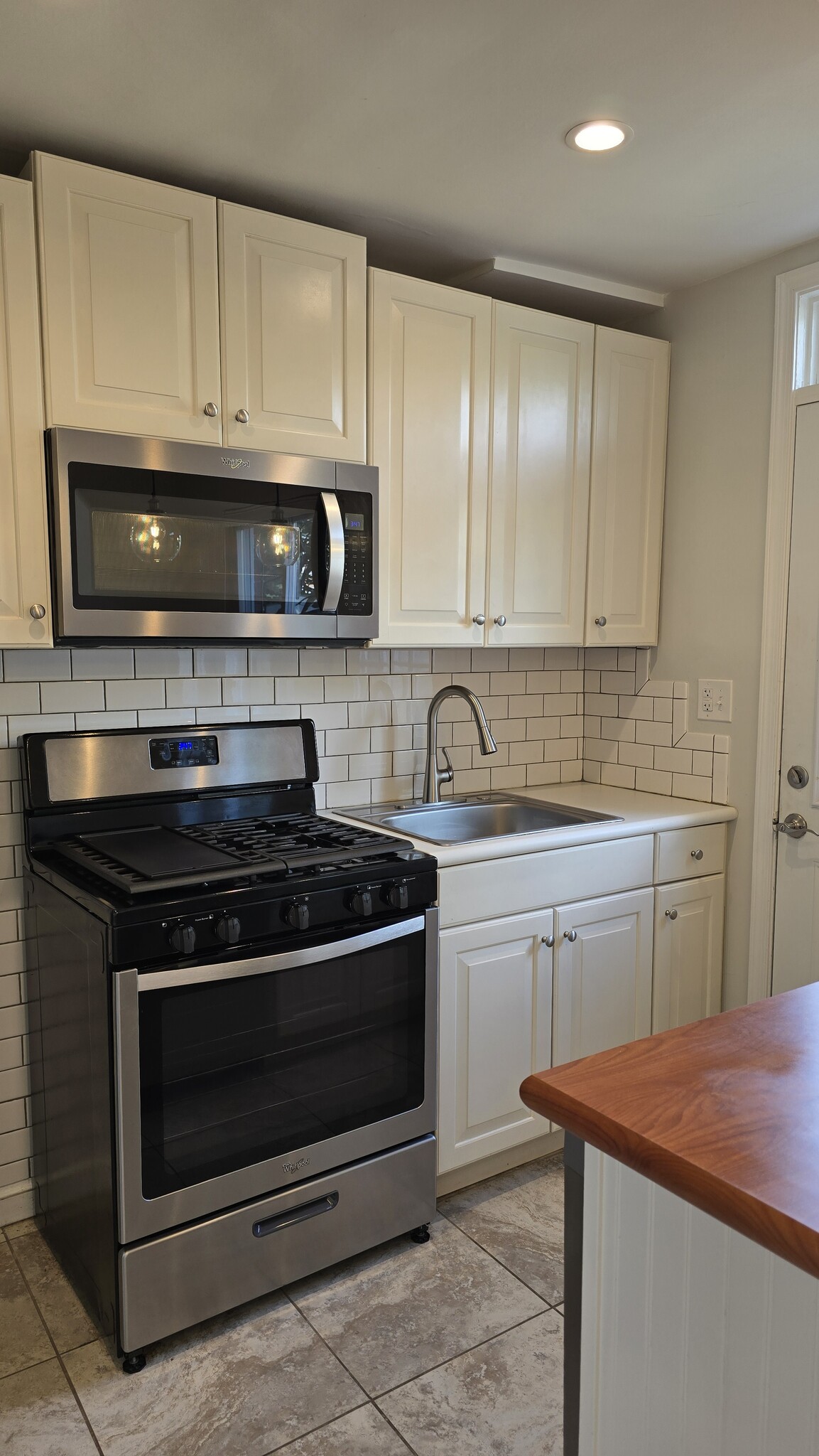 Building Photo - 136 Wesmond Dr